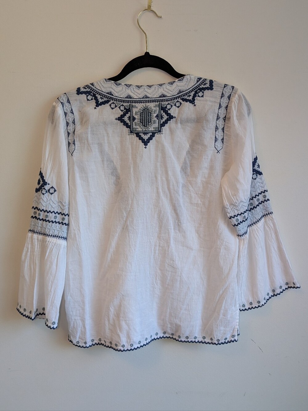 Johnny Was White Tunic with Navy Embroidery - Picture 5 of 5